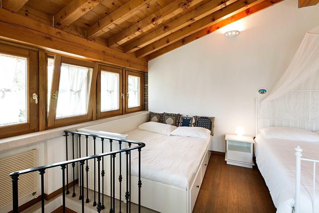 Bed and Breakfast Antico Cascinale Lombardo Лонато Экстерьер фото