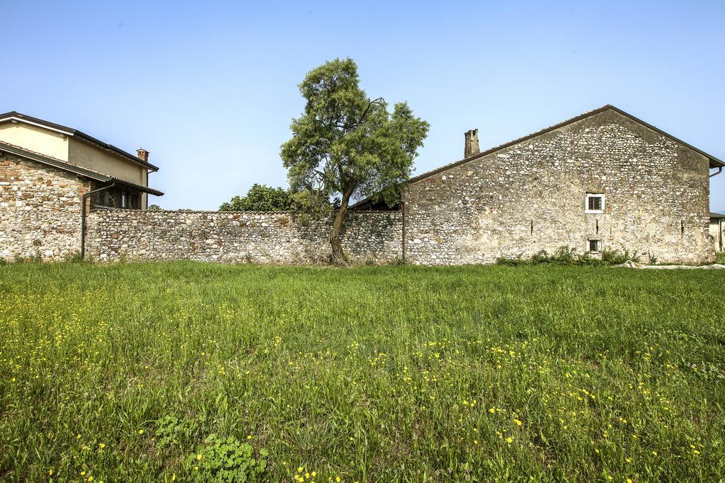 Bed and Breakfast Antico Cascinale Lombardo Лонато Экстерьер фото